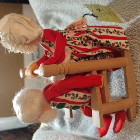 Bin40 Vintage Anna Lee Santa &Mrs. Claus Rocking chair dolls - Picture 3 of 6